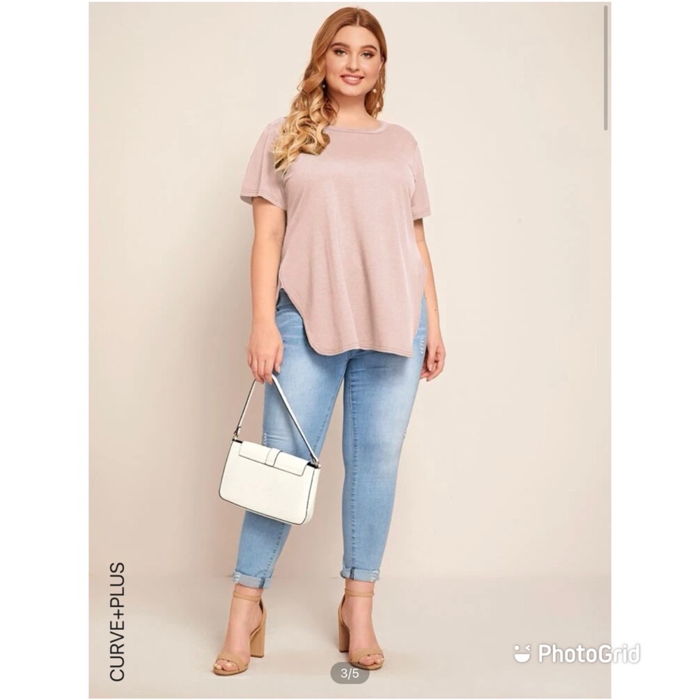 Plus solid slit hem tee
